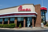 A Chick-fil-A foi amplamente criticada no passado, após seus diretores e proprietários terem expresso publicamente seu posicionamento favorável ao casamento tradicional. (Foto: Chick Fil - A)