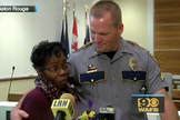 Vickie Williams-Tillman foi homenageada pela polícia e a prefeita de sua cidade, por sua coragem. (Foto: CBS News)