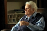 Billy Graham explica a importância da morte e ressurreição de Jesus para a humanidade. (Foto: Reprodução)