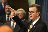 Dan Patrick é o atual governador do Texas. (Foto: The Daily Texan)