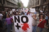 Cidadãos protestam contra a violência gerada pelo narcotráfico, no México. (Foto: aviagens)