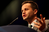 Kirk Cameron é conhecido por atuar em filmes cristãos como “Deixados para Trás” e “Prova de Fogo”. (Foto: Reprodução)