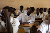 Escola no Sudão. (Foto: Benedict Desrus)
