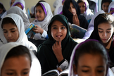 Sukhraj é uma das três crianças que se identificam como cristãs em sua turma que ao todo têm mais de 100 alunos. (Foto: Getty Images).