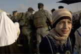 Imagem ilustrativa. Menina palestina chorando na travessia da Cisjordânia. (Foto: Reprodução)