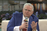 Pastor John Hagee elaborou um estudo sobre a relação das luas de sangue com o fim dos tempos. (Foto: Patheos)