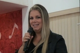 Viviane Brunieri hoje é missionária e evangeliza moradores de rua no Japão. (Imagem: UOL)