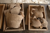 Durante a escavação, arqueólogos encontraram artefatos raros. (Foto: Eliyahu Yanai/City Of David)