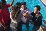 O cantor foi batizado num local de retiro da Batista da Lagoinha. (Foto: Reprodução/Instagram/wesleysafadao)