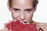 Dieta com excesso de proteína pode sobrecarregar os rins. (Foto: Reprodução)