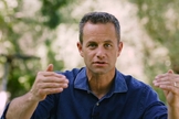O ator é conhecido por interpretar o jornalista Buck Williams em “Deixados para Trás”. (Foto: Reprodução/YouTube).