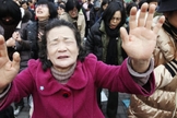 Cristãos orando pelos norte-coreanos em Seul, capital da Coreia do Sul. (Foto: Reuters/Kim Hong-ji)