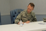 Leland Bohannon teve sua promoção a general cancelada por se opor ao casamento gay. (Foto: Barksdale Air Force Base)