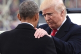 Trump cumprimenta Obama durante sua inauguração presidencial. (Foto: Getty Images)