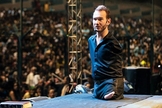 Nick Vujicic viaja por diversos países do mundo, pregando o Evangelho e compartilhando seu testemunho de superação. (Foto: beliefnet.com)
