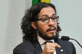 Jean Wyllys é apoiador do ensino do islamismo nas escolas públicas, mas agora lança projeto "Escola Sem Religião". (Foto: Wikipédia)