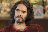 Russell Brand é ator e escritor. (Foto: The Net Worth Portal)