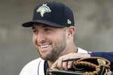 Após fazer sucesso na Liga de Futebol Americano, Tim Tebow investiu na carreira de jogador de Baseball. (Foto: Sportsnet)