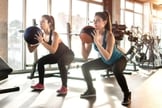 Uma boa alimentação antes e depois dos exercícios ajuda no ganho de massa muscular. (Foto: Bojan89/Thinkstock/Getty Images)