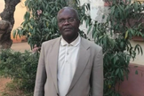Clemente Mateus Malala é um fazendeiro cristão de 61 anos. (Foto: Andrew McChesney / Adventist Mission).