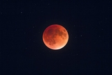 A junção denominada pela Nasa de "Superlua Azul de Sangue" poderá ser vista no céu. (Foto: Alan Dyer/VW PICS/UIG/Getty Images)