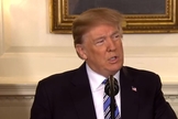 Presidente Donald Trump profere discurso para consolar vítimas de tiroteio na Flórida. (Imagem: CBN News)