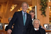 O ex-presidente dos EUA, George W. Bush, ao lado do evangelista Billy Graham. (Foto: Getty Images)