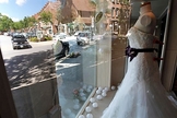 A loja 'WW Bridal' fechará sua portas, devido à aprovação de uma nova lei que favorece o movimento LGBT em seu município. (Foto: Reuters / Mike Segar)