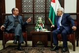 O presidente palestino, Mahmoud Abbas, se reúne com o chanceler Aloysio Nunes, em Ramallah. (Foto: Abbas Momani/AFP)
