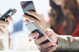 Exagerar no uso da internet pode influenciar negativamente em nosso relacionamento com Deus. (Foto: Reprodução).
