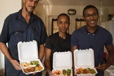 A garçonete Gloria prepara cerca de 225 refeições e 180 lanches de café da manhã em sua cozinha. (Foto: SWNS)