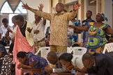 O foco da ação estaria em fechar igrejas pentecostais, por terem mais facilidade de se espalharem. (Foto: AP Photo/Ben Curtis).