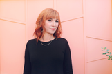 Kim Walker-Smith disse que a maior arma do diabo para derrubar um cristão é fazer com que ele se sinta sozinho e sem vontade de louvar a Deus. (Foto: Merge PR).