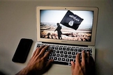 Os denunciados usavam as redes sociais para trocar mensagens e recrutar pessoas para o grupo terrorista. (Imagem: ARTUR MACHADO  / GLOBAL IMAGENS)
