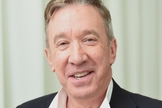 Apesar de ter sido ateu, Tim Allen compreendeu que Deus sempre o ajudou em suas lutas contra os vícios. (Foto: Reprodução).