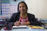 Dona Normália tem 71 anos e estuda em uma turma da Eja, em Curitiba. (Foto: Valdecir Galor/SMCS)