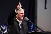 Franklin Graham é filho do evangelista Billy Graham e líder da organização Samaritan's Purse. (Foto: Reprodução/Facebook)