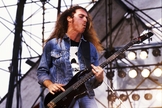  Em 1986, Cliff Burton faleceu em um trágico acidente de ônibus. (Foto: Reprodução)