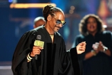 Snoop Dog fechou o BET Awards junto com um grande coral de música gospel. (Foto: Leon Bennett)