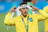 Neymar expressou sua fé celebrando o primeiro ouro olímpico do Brasil no futebol. (Foto: Fernando Frazão/Agência Brasil)