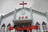 A implacável perseguição ao cristianismo na China tem levado igrejas a serem vandalizadas, com suas cruzes destruídas e até mesmo demolidas na China. (Foto: Japan Times)