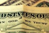 Frase "In God We Trust" é impressa nas cédulas de dólar. (Foto: CBS)