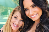 Dianna De La Garza ao lado da filha, a cantora Demi Lovato. (Foto: Dianna De La Garza)