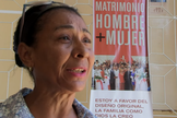 A cristã Cándida Palomina Núñes afirma que homossexuais não podem procriar. (Foto: Reprodução).