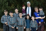 Charles Wesco e sua família chegaram à nação africana no início do mês para servir como missionários. (Foto: Reprodução/Facebook).