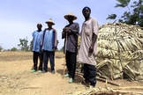 Pastores Fulani posam para foto em Zango, no estado de Kaduna, na Nigéria. (Foto: Reuters/Afolabi Sotunde)