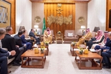 Reunião entre a delegação evangélica dos EUA e o Príncipe Mohammed bin Salman, na Arábia Saudita. (Foto: Bandar Algaloud/Saudi Royal Court/Handout via Reuters)