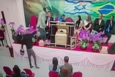Pastor é baleado em culto na igreja Assembleia de Deus Templo dos Anjos. (Foto: Reprodução/TV Diário)