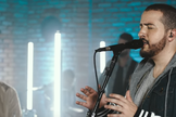O videoclipe escolhido foi da canção “Emanuel”, que faz parte de seu CD homônimo. (Foto: Reprodução).