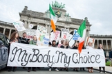 Manifestantes em protesto a favor da legalização do aborto na Irlanda. (Foto: Romy Arroyo Fernandez/NurPhoto)